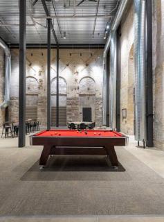 Brewery District 2-Story 2BR Apt Near Fiserv with Rooftop Gym and Parking - Milwaukee - 4