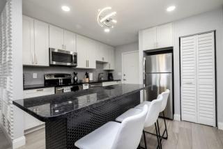561j) Large 2 bedroom with King bed and Patio - Orlando - 6