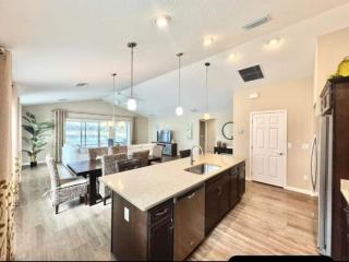 561h) Large 3 bedroom with golf cart - 5