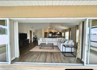 561h) Large 3 bedroom with golf cart - The Villages - 3