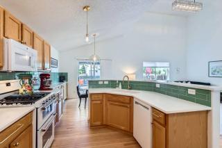 Sleeps 9 - Family Retreat - Scenic Trails - Views - 4