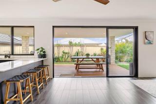 Mainbreak Dunsborough Stylish Coastal Retreat - 2