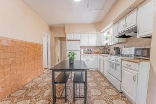 Roomy 4br Walk to Transit connect to NYC - Bayonne - 5