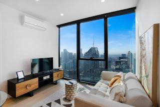 City and Sunrise View 2 Bed 2 Bath above Level 60 next to Skybus - Melbourne - 3