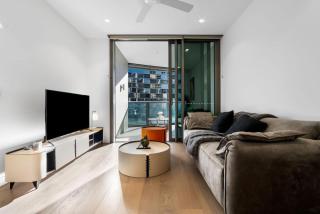 Stylish Brisbane Apartment with Pool, Sauna and Gym - 7
