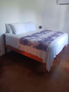 560) Large 4 bedroom with views - Port Antonio - 4