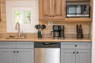 King Bed Step to Madeira Beach Heated Pool Private - 2