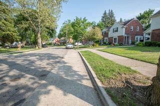 Newly Renovated Townhouse on a Tranquil Street - Dearborn - 9