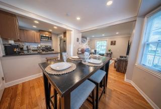 Newly Renovated Townhouse on a Tranquil Street - Dearborn - 8
