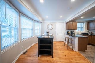 Newly Renovated Townhouse on a Tranquil Street - Dearborn - 7