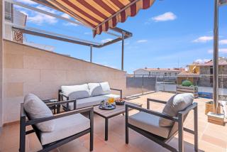 Cozy 2BR Retreat With Big Terrace, Peaceful Stay Minutes Away From the Beach - Arguineguín - 9