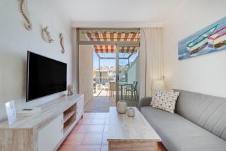 Cozy 2BR Retreat With Big Terrace, Peaceful Stay Minutes Away From the Beach - Arguineguín - 7