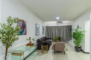 Luxurious sandton apartment with Inverter - Sandton - 3