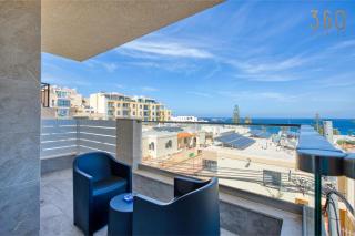 Seaview 3BR Home with Wifi, Terrace, AC & Sofabed by 360 Estates - Il-Maħsel - 9