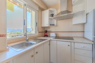 Amplio piso de 100m2 con 3 hab, wifi rápido, AC - 8