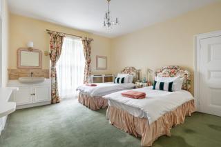 Luxury Family Country Estate - - 4