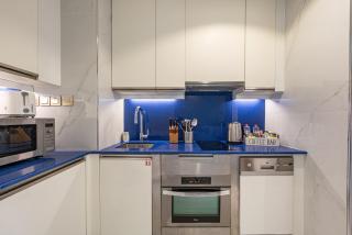 Luxury Studio with Stunning Marina & Beach Views - Dubai - 6