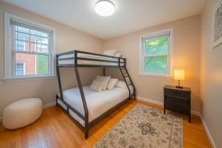 Newly Renovated Townhouse on a Tranquil Street - Dearborn - 1