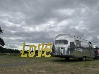 1940's Airstreams at Hartridge Springs Spa Glamping with luxury shower facilities and a wood fired Sauna - Upottery - 6