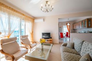 Stunning two Bedrooms Apartment Steps from the Beach - Saranda - 4