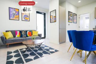 2 Bedroom Apartment By Littlepiggyrentals Short Lets & Serviced Accommodation Stevenage With Free Parking, Gym & Roof Garden - Stevenage - 1