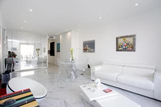 LA CROISETTE élégant studio avec balcon et vue mer aperçu - 3