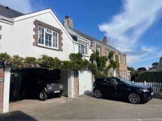 Country cottage with private garden close to beach - St Mary - 6