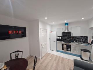 Bright 2 bed maisonette flat in Romford - Dagenham - 7
