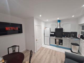 Bright 2 bed maisonette flat in Romford - Dagenham - 5
