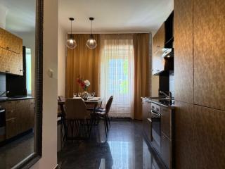 PETRUS SUPERIOR APARTMENT - spacious three-room apartment - prestigious location near Diocletian's Palace and Bacvice beach - the best restaurants within walking distance - free parking provided - 0