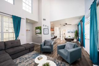 Upstay Stylish 4BR Getaway in Vibrant East Austin - Austin - 3