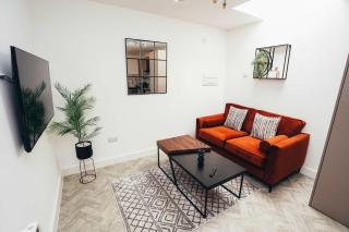 Hen & Chickens Luxury Apartments, Free Parking, By DerBnB - Derby - 0
