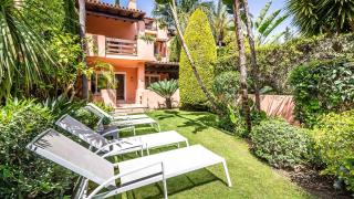 VACATION MARBELLA - Villa Federer, Old Town with a Big Communal Pool and Andalusian Garden - Marbella - 7