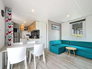 Mobil-home Grand Confort 4 pers, 2 chambres, 1 sdb, clim, terrasse & parking, à 200m de la plage - FR-1-361A-2 - Jullouville-les-Pins - 2