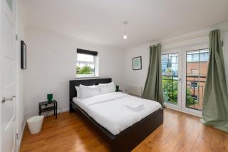 Spacious 3 Bed Short Walk to Atlantic Wharf - Cardiff - 0
