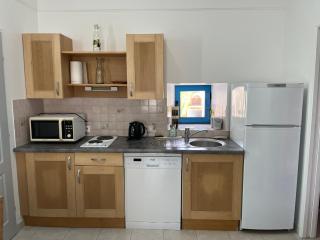 Maison mitoyenne à Barbâtre, proche plage, 4 personnes, Wi-Fi, jardin clos - FR-1-823-92 - 1