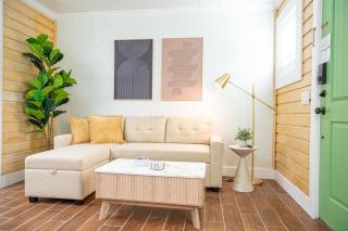 Queen Bed-Step to Madeira Beach-Heated Pool-Private - St Pete Beach - 8