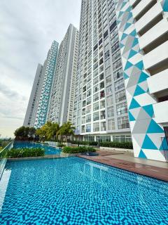 Couple Park Midas Seri Alam Netlfix By STAY - Masai - 8