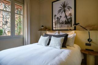 M17-Elegance and Comfort in Majorelle - 8
