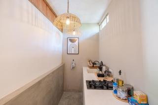 Modern Uluwatu Studio Apartment and Pool - Uluwatu - 3