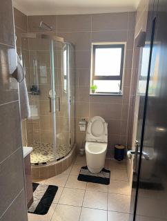 Blue lake estate Luxury and modern apartment with free WiFi and air conditioning close to Mall of Africa and Waterfall Corner - Midrand - 9