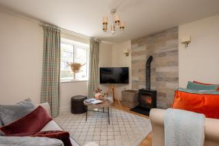 Woodcroft Cottage - Holiday at Home - 1