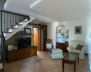 Annygiò House - De Vivo Realty - Meta - 1