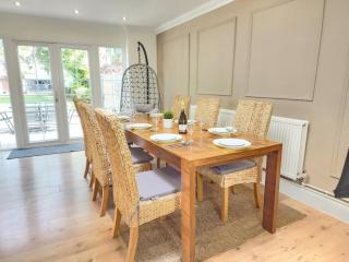 Stylish 3-Bedroom House with big Garden & Parking - Kidlington - 7