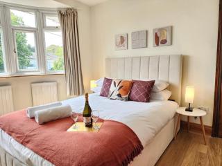 Stylish 3-Bedroom House with big Garden & Parking - Kidlington - 9