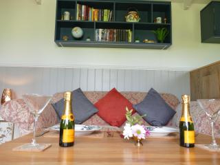 Ravenscroft Retreats Glamping - Golden Grove - 3
