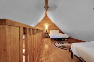 Cozy Log Cabin Retreat in Tennessee - 4