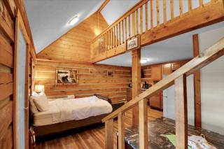 Cozy Log Cabin Retreat in Tennessee - 8