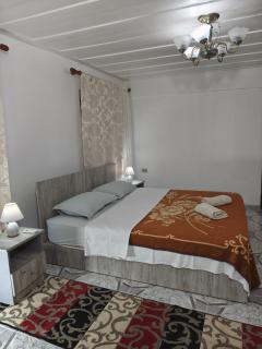 oneTwoSleep GuestHouse - Shkodra - 4