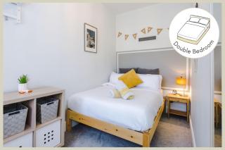 Enjoy the Pause Holiday Home, A Quiet City Centre, 2 Double Bed, Free Parking, Manchester Airport 50 min drive - 8